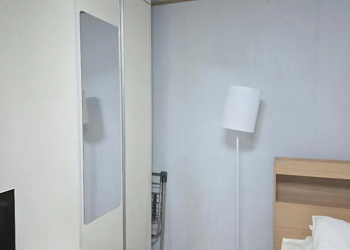 홍대입구 원룸 *
